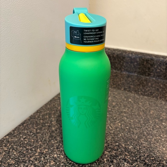 Starbucks New 2025 32oz Twist to Sip soft touch Teal and Yellow water bo… - Picture 1 of 13